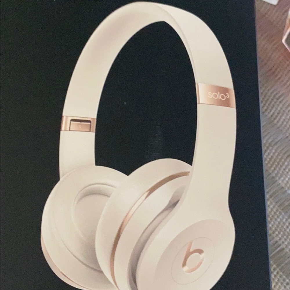 Beats solo 3 in Champagne